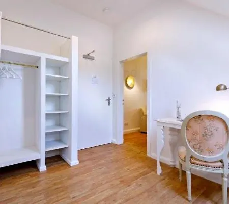 ゲストハウス Gaestehaus Drostenhof 4*