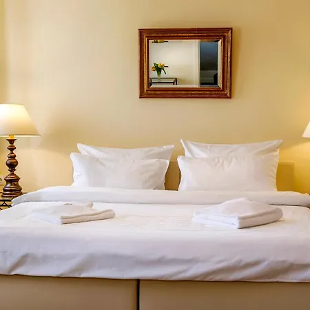 Gaestehaus Drostenhof ゲストハウス レース