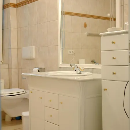 Gaestehaus Drostenhof ゲストハウス 4*