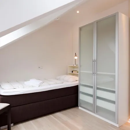 Gaestehaus Drostenhof ゲストハウス レース