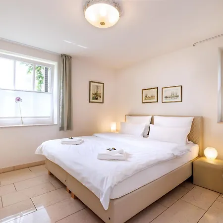 Gaestehaus Drostenhof 4*