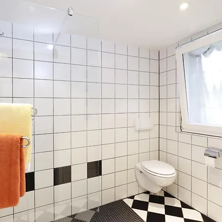 Gaestehaus Drostenhof ゲストハウス 4*